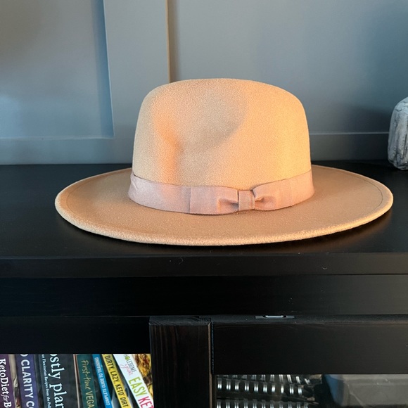Fedora with grosgrain ribbon.  Special collection Just Fab - Picture 2 of 5